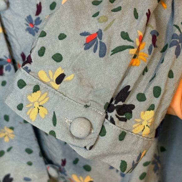 BeachLunchLounge Floral Long Sleeve Button Blouse Size M - Picture 7 of 9